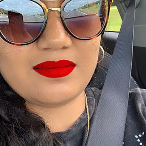 Meet your Posher, Isabel